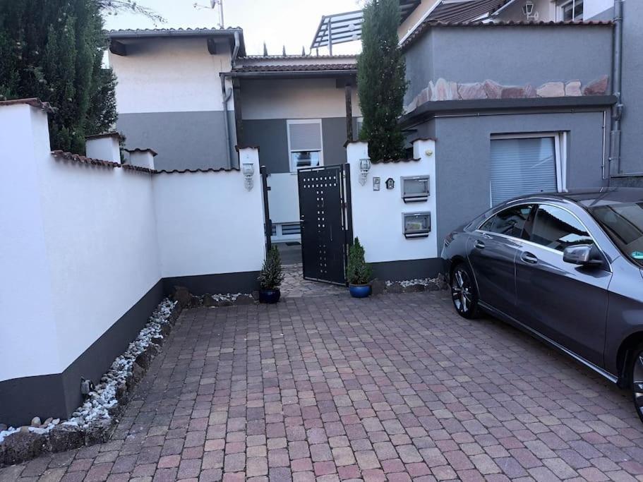 Bello Apartamento Graben-Neudorf Esterno foto