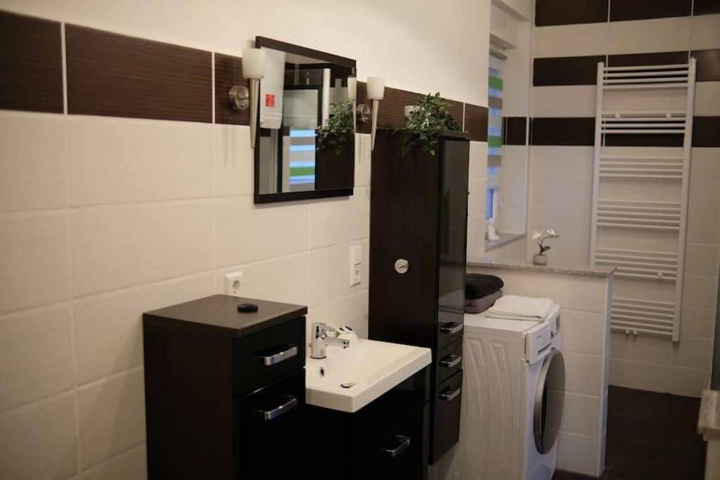 Bello Apartamento Graben-Neudorf Esterno foto
