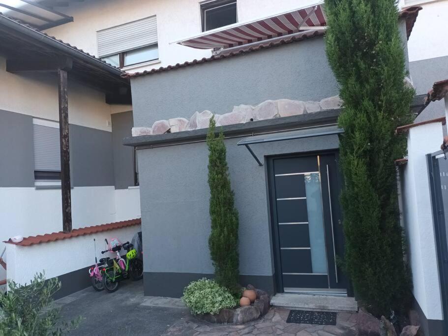 Bello Apartamento Graben-Neudorf Esterno foto