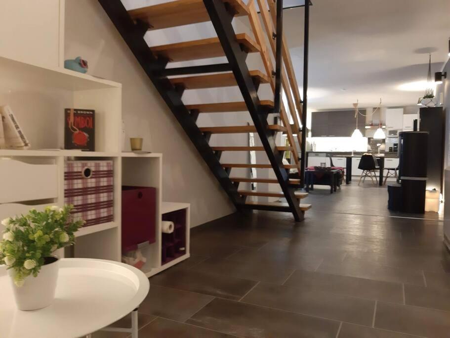 Bello Apartamento Graben-Neudorf Esterno foto
